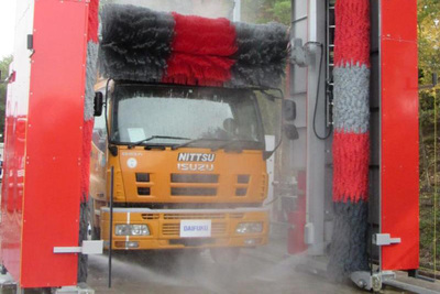 ダイフク トラック バス用洗車機開発 10tトラックは４分 自動車 輸送機 ニュース 日刊工業新聞 電子版
