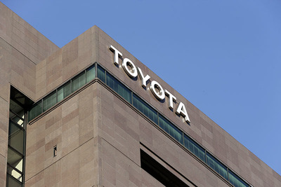 トヨタ、電動車200万台 来年生産、環境規制で市場拡大  自動車・輸送