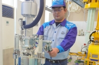 アイコクアルファ、重量物搬送用ハンドクレーンに新機能　エア操作でCO2削減