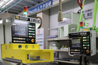 LOVOT』が鯛に変身！まるで”めで鯛”「LOVOT 福袋2026」が5点